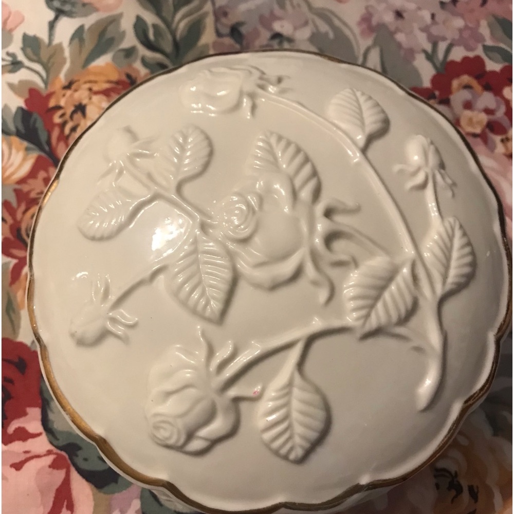 Gorgeous vintage 1940’s/ 1950’s ecru colored floral porcelain lidded container.